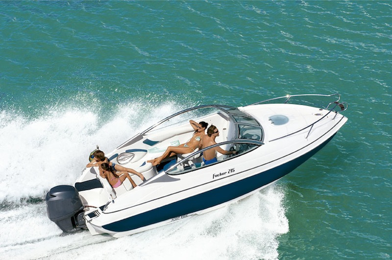 Lanchas Fibra Fibrafort FOCKER. Conforto, elegancia, desempenho e aventura